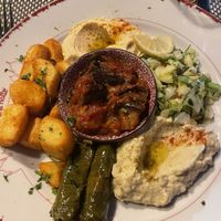 “Piatto mediterraneo” con mousssaka, babaganoush e involtini di foglie di vite  at Le Mille e Una Notte in Trieste