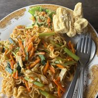 Mie goreng vegetable (egg replaced by tofu)  at Warung Beach in Penida Island