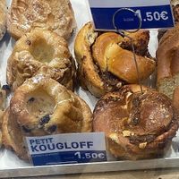 Vegan kouglof & babka from Land & Monkeys sold at a discounted price at DEMAIN in Paris