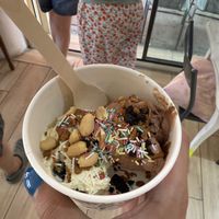My flavours were salted vanilla caramel and chocolate, with biscoff sauce, peanuts, sprinkles, biscoff chunks and Oreo bits  at Glacier ego in Perpignan