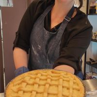 Yuna and her amazing cakes  at Unima in Terni