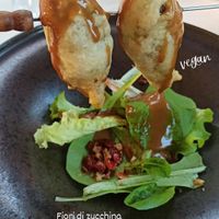 Fiori di zucca in pastella ripieni di verdure at Ristorante Come in Famiglia in Rivoli