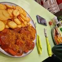 Vegane Currywurst und Schnitzel at Kippe 23 in Karlsruhe