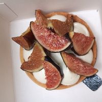 Tartlet with figs at La Mauvaise Herbe in Paris