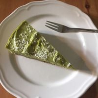 avocado cake at HappenPappen in Hamburg