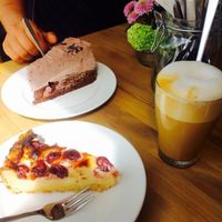 cheese cake/ chocolate cake at HappenPappen in Hamburg