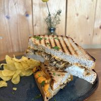 Schmacht sandwich with a side of chips (extra)  at HappenPappen in Hamburg