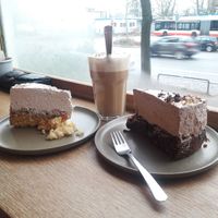 Apple & Chocolate Cake 🍎🍫🍰 at HappenPappen in Hamburg