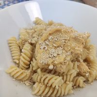 Plato de pasta con almendras at La Mandragora in Valencia