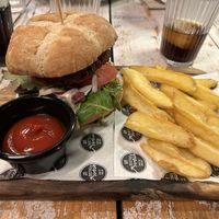 Huera burger and fries  at Bistro Bosch in Mallorca