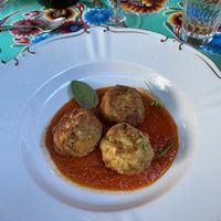 Starter: Zucchini and almond ricotta kofta with fresh and dried tomato sauce at La Cena di Pitagora in Ponte Nizza