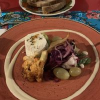 Ricottina di mandorle con cavolfiore arrosto, insalata autunnale e maio di sedano rapa  at La Cena di Pitagora in Ponte Nizza