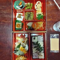 קופסת ארוחת צהריים יפנית at Traditional Japanese House NAKAMURA - 古民家なかむら  in Fujikawaguchiko