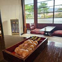 Sakura dango! at Traditional Japanese House NAKAMURA - 古民家なかむら  in Fujikawaguchiko
