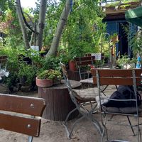 outside seating at Nirgendwo in Berlin