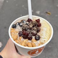 The wasp liked the Cranberries - me, too. That was nearly the best in that cup. The Rice Pudding was not good at all.  at Rocket Rice in Cologne