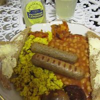 The English breakfast at Cakes 'N' Treats in North West London