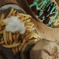 Veggie-Burger und Falafel-Pommes (beides komplett vegan) at POTTkantine in Luedinghausen
