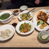 Dumplings, soup, Eggplant, mushrooms (ok),  Fried Potato (Bratkartoffel) (verry good)   at Juezhengjing Vegetarian Restaurant - Minsheng Street Store - 觉正净素食 民生街店 in Kunming