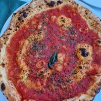 Pizza marinara at CN45 in Procida