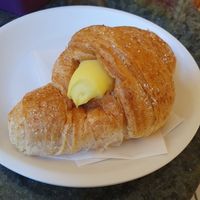 Croissant con cremina di soia at Bar Antico Caffè Viola in Bologna