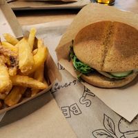 ruco liner with garlic fries, was delicious at Liners Food in Hannover