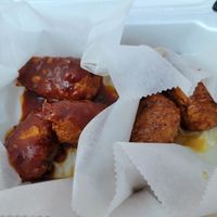 6 piece wings with two sauces (3x bourbon and 3x lemon pepper) at Moody Mike's Cafe in Lexington