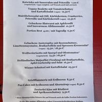 Wöchentlich wechselnde Karte, immer mit veganen und vegetarischen Gerichten   at Restaurant Treptower Klause in Berlin