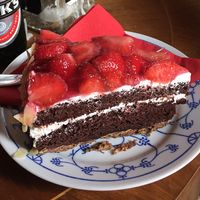 choc strawberry vegan cake at 19:77 - VEGAN:DINER+BAR, Home of RAMONES MUSEUM in Berlin