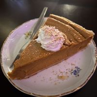 Pumpkin pie - part of vegan Friendsgivumemu 2025  at 19:77 - VEGAN:DINER+BAR, Home of RAMONES MUSEUM in Berlin