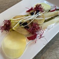 Voorgerecht van asperges en vegan vis  at Waanzinnig Tilburg in Tilburg