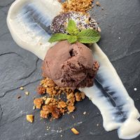 Choco crispy bon bon en ijs   at Waanzinnig Tilburg in Tilburg