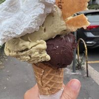Cioccolato, pistacchio e panna vegetale   at Gelateria Porta Romana - 126 in Milan