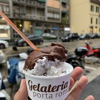 Chocolate and stracciatella at Gelateria Porta Romana - 126 in Milan
