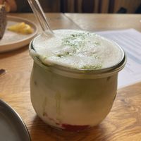 Himbeer Matcha Latte   at Bertis in Karlsruhe