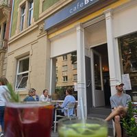 iced Matcha Latte und Johannisbeer-Rosmarin-Limo at Bertis in Karlsruhe