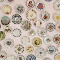 plates deco at Oatly - Pop-Up in Paris