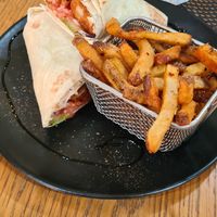 Vegan nuggets wraps at ASRAYA in Aubenas