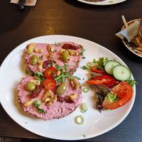 Bread with beetroot hummus at Kattencafe de Muis  in Arnhem