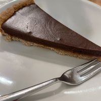 Torta di grano saraceno al cioccolato e albicocche  at La Pentola Vegana in Monza