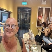 Nice studenty vibe   at 日Rise in Macau