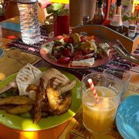 Vegan tortilla, freshly-squeezed juice and vegetarian greek salad at Tranquilo in Santorini