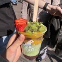 with the new matcha chia pudding  at Oakberry Açai Utrecht Centrum in Utrecht