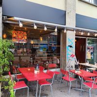 Outdoor seating at VITO Limmatplatz in Zurich