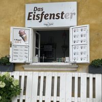 Fruit ice cream flavours are vegan  at Café Seehof Rust in Rust