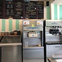 Dole soft serve (vegan mint choc chip doesn’t seem to be on the menu, you have to ask for it!)  at Coneheads Ice Cream in Oneida