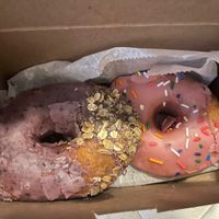 Vegan donuts of month: Blueberry & Strawberryy #Veganuary at Flatfish GNV in Gainesville
