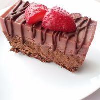 Strawberry chocolate cheesecake at Raw Cafe in Lima