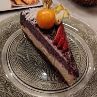 El cheescake que me encantó at Raw Cafe in Lima