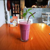 Jugo at Raw Cafe in Lima